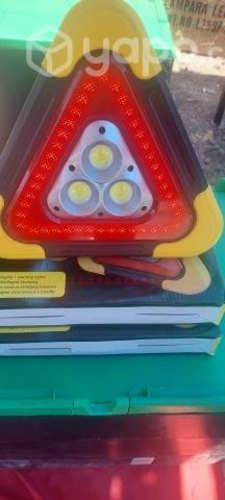 Triángulo para vehiculo usb y solar