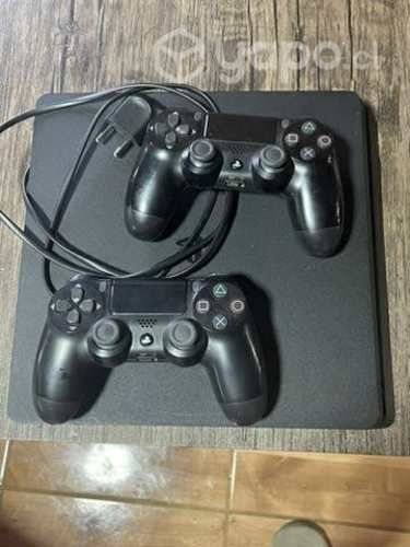 Play 4 slim 1 TB 2 controles originales + 1 juego