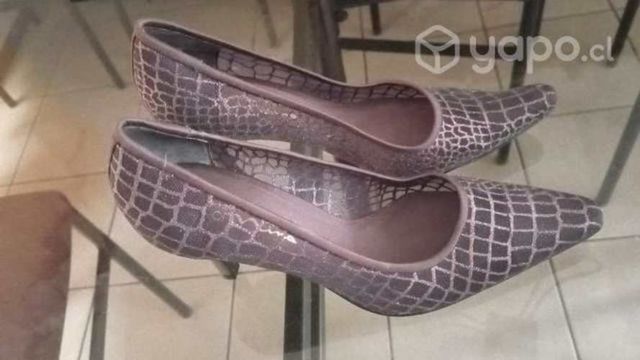 Zapatos de fiesta nuevos, colocaré con dorado