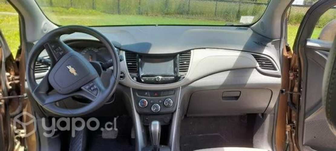 Automovil Chevrolet Tracker año 2018