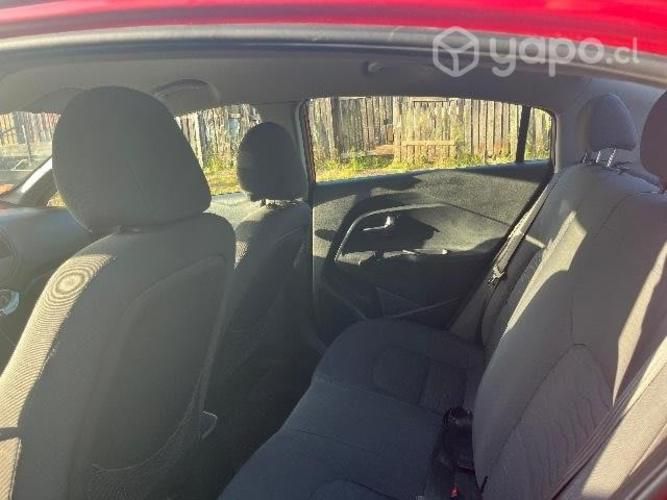 Kia rio 4 2012