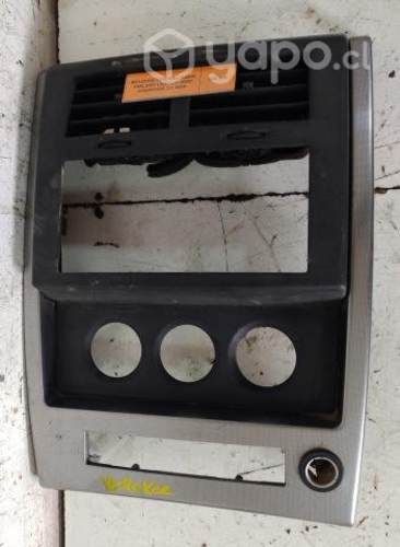Moldura Central Radio Tablero Jeep Cherokee 2009