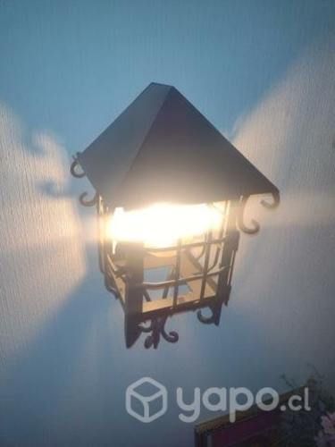 Farol de metal