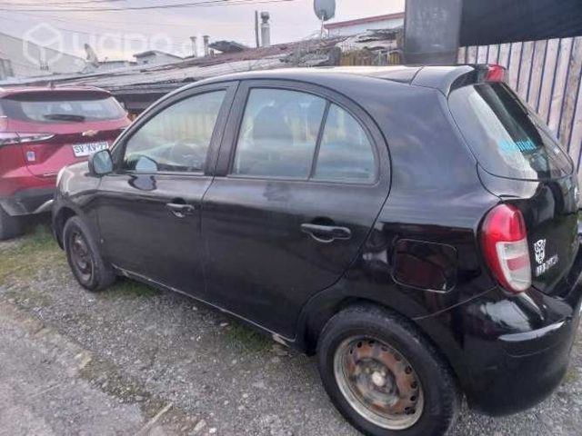 Nissan march km aprox