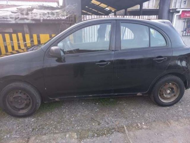 Nissan march km aprox