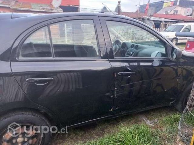 Nissan march km aprox