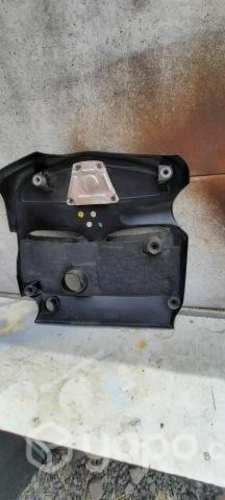 Tapa motor Mercedes a200 año 2018 impecable