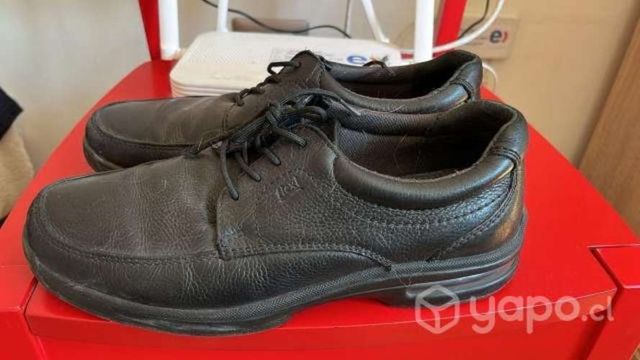 Zapato negro marca Flexi poco uso