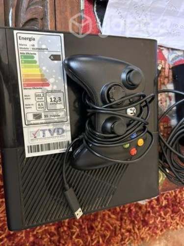 Xbox 360 en venta buen estado con mando