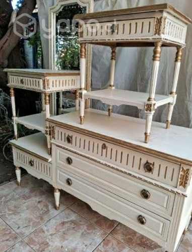 Comoda y dos Veladores estilo Luis xvi