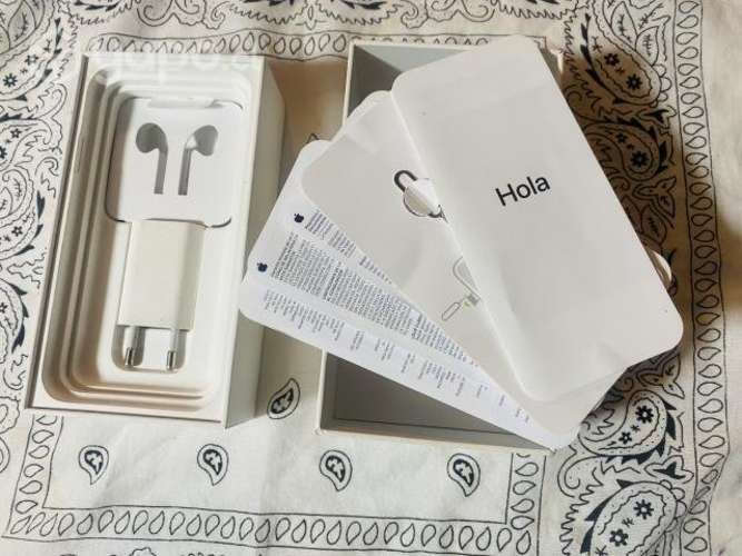 IPhone 11 64GB color lila