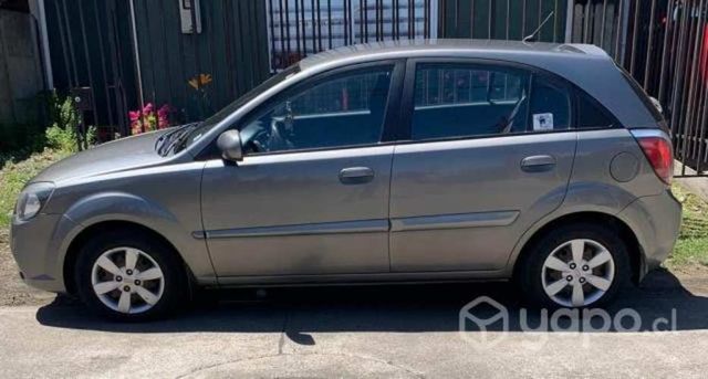 Kia motors rio 2011