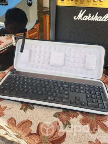 Teclado Logitech Craft + estuche protector elegant