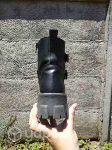 Botas talla 38 conversable