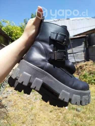 Botas talla 38 conversable