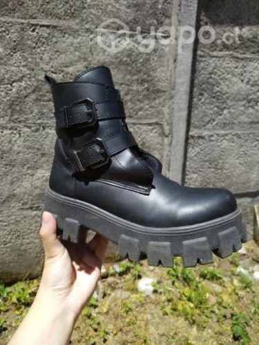 Botas talla 38 conversable
