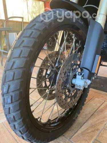 BMW 800 Adv 2018 impecable