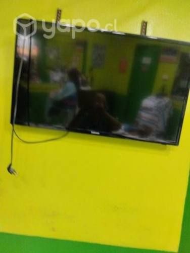 Televisor 23 pulgadas, color negro, smart tv, casi