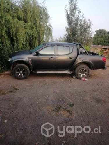 Camioneta Mitsubishi L 200