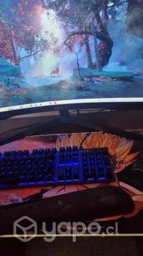 Pc gamer gama alta con 2 monitores, mouse, teclado