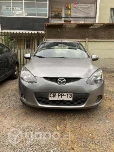 Única Mazda 2 2011 AT, 120,000 km