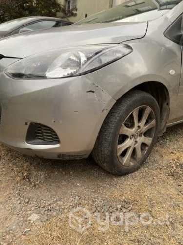 Única Mazda 2 2011 AT, 120,000 km