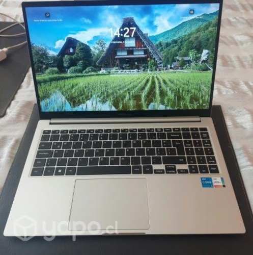 Galaxy book 2, 768 GB SSD, 8 RAM, Intel 5I 12a Gen