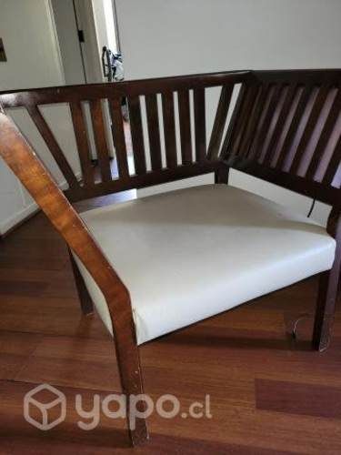 Dos sitiales de excelente madera