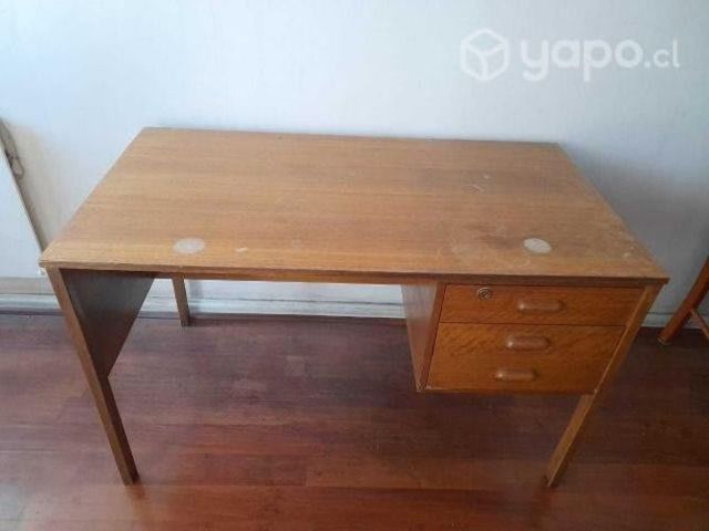 Escritorio de madera