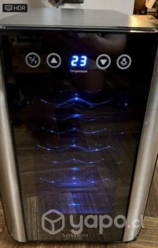 Cava de vino marca Vondom capacidad de 6 botellas