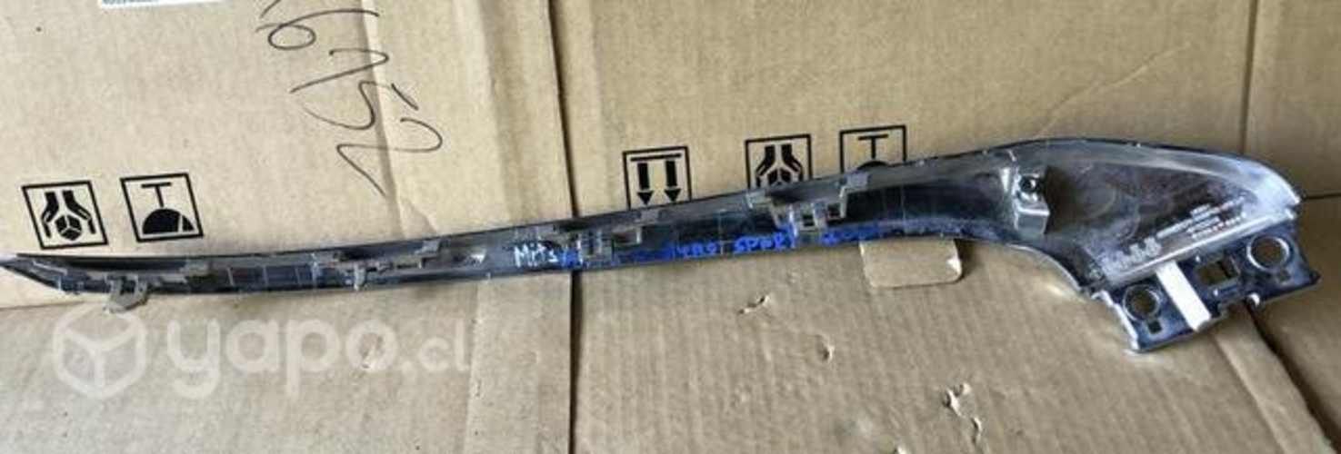 Bisel Parachoque Mitsubishi Montero sport