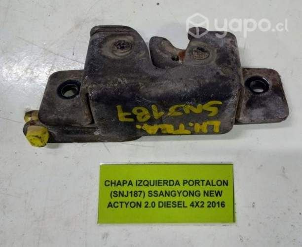 Chapa Izquierda Portalon (SNJ187) Ssangyong New Ac