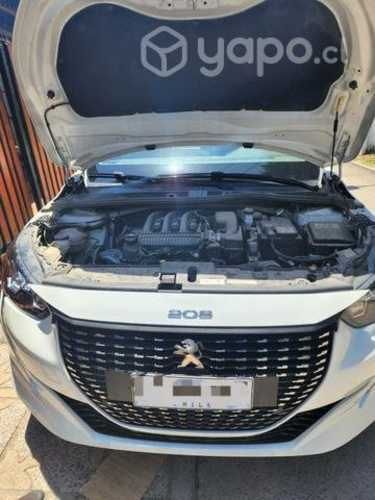 PEUGEOT 208, año 2021