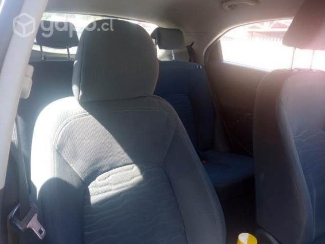 Automóvil KIA RIO 5