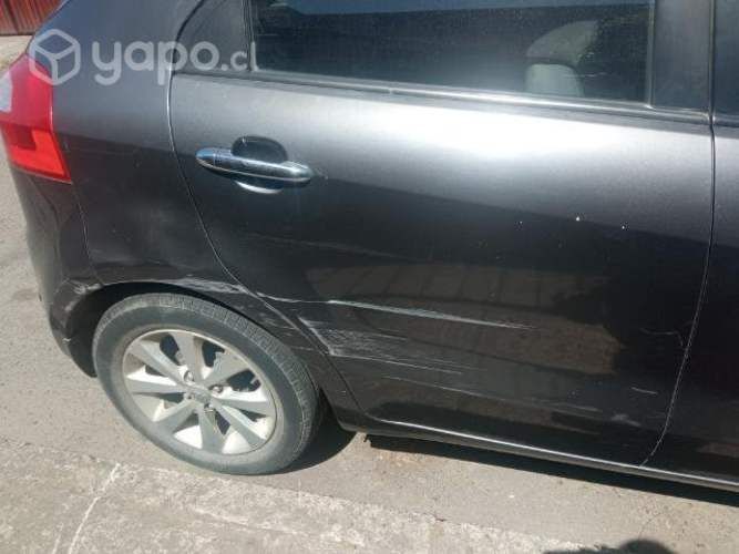 Automóvil KIA RIO 5