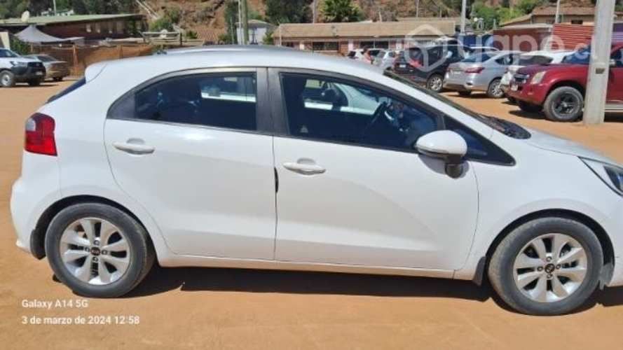 Kia rio 5 ex 1.4 mecanico