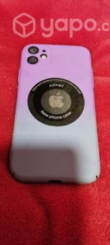 iPhone 11 y una batidora industrial