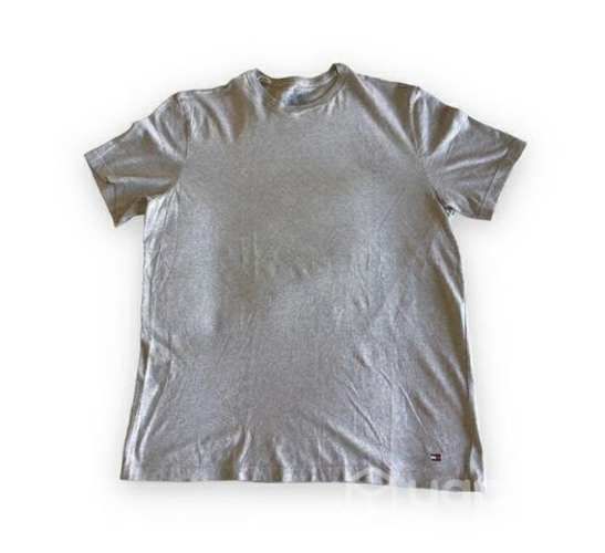 Polera Tommy Hilfiger -Usada Talla L Fardo Premium