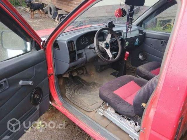 Nissan d21 año 98 al dia