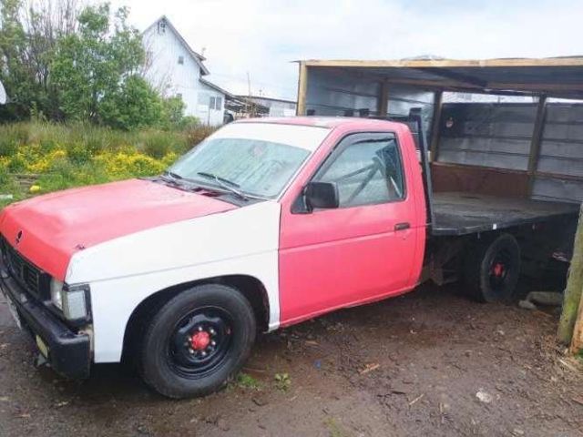 Nissan d21 año 98 al dia