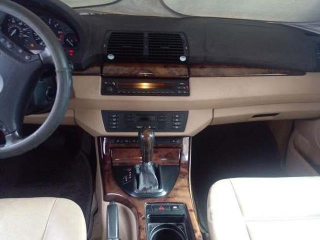 Camioneta BMW X5 2005