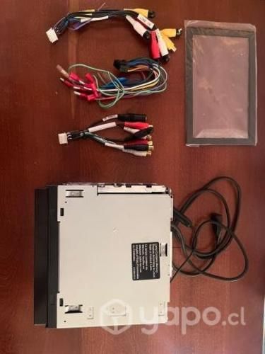 Radio JVC modelo KW-AVX800 para auto