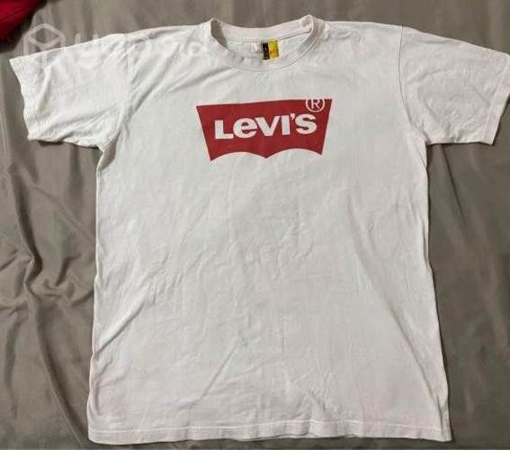 Polera levi’s talla L