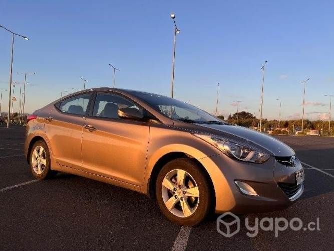 Hyundai Elantra 2012 automático GLS
