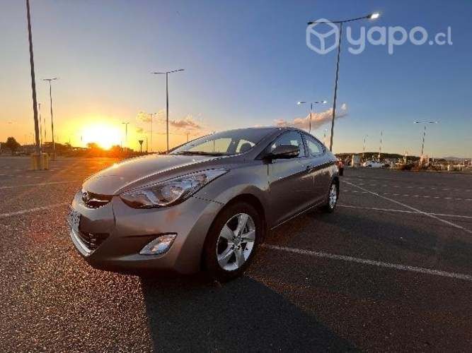 Hyundai Elantra 2012 automático GLS