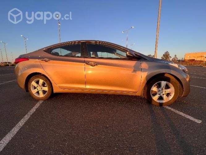 Hyundai Elantra 2012 automático GLS