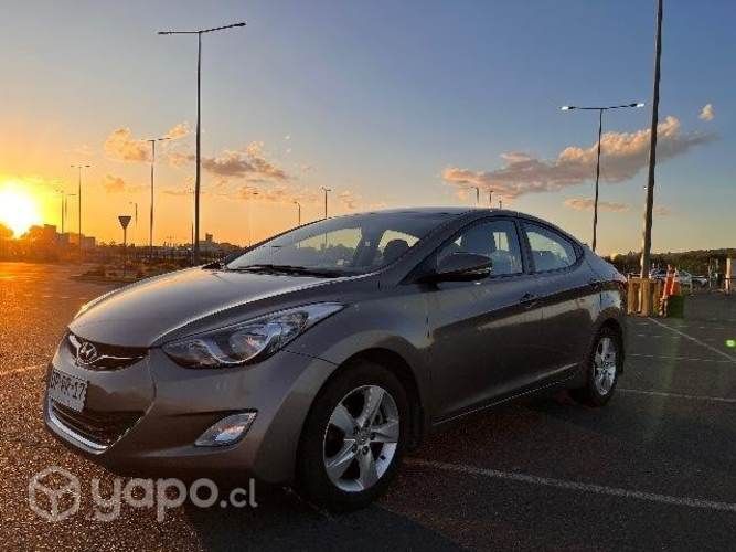 Hyundai Elantra 2012 automático GLS