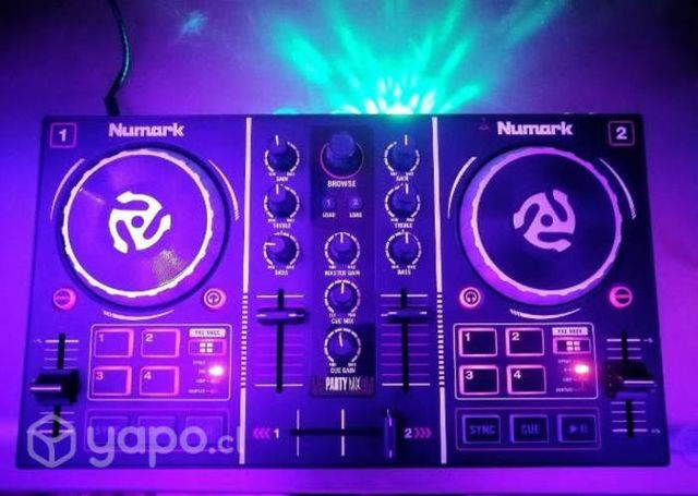Mesa de DJ party mix numark (semi-nueva)