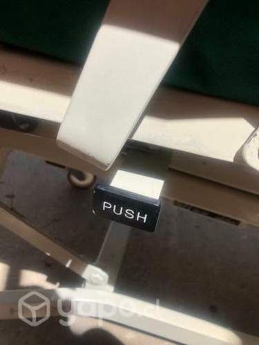 Cama clínica eléctrica