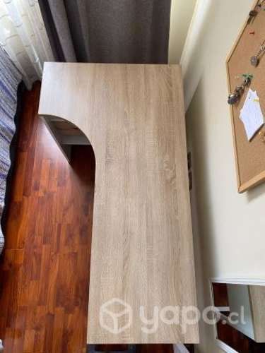 Escritorio usado con silla incluida